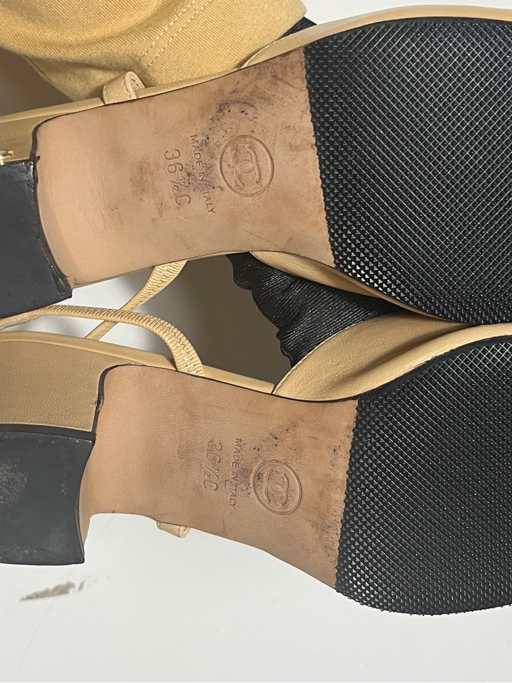 CHANEL Beige and Black Two-Tone Slingback Mules - Picture 6 of 14